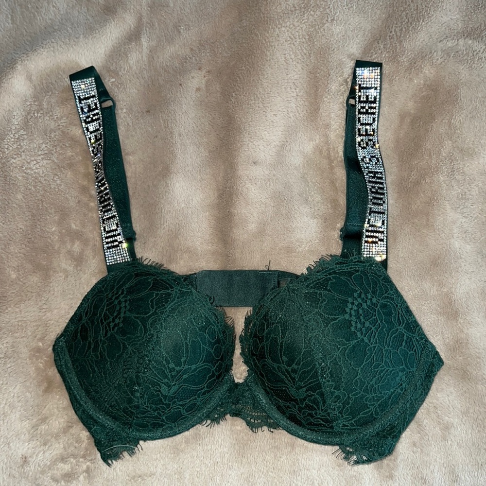 Victorious secret push up bra💚💚(Never worn) 32B